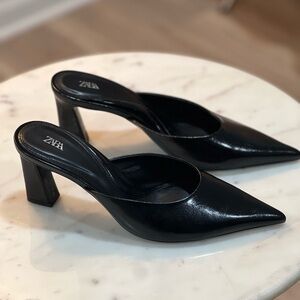 Zara Women's Black Pointed Toe Mules